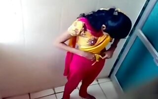 Indian coed girls realize objurgative on plonk using the university toilet